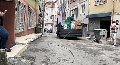 Bursa'da şiddetli rüzgar hayatı felç etti
