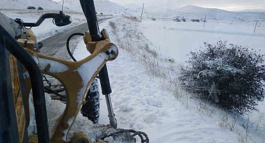 Büyükşehir, kardan kapanan 256 kilometrelik yolu ulaşıma açtı