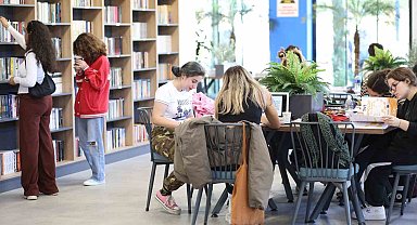 Büyükşehir'in 100. Yıl Çalışma Salonu'nu öğrenciler çok sevdi