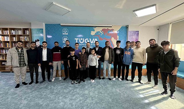 Çekmeköy'ün genç belediye başkan aday adayı yoğun mesaisine devam ediyor
