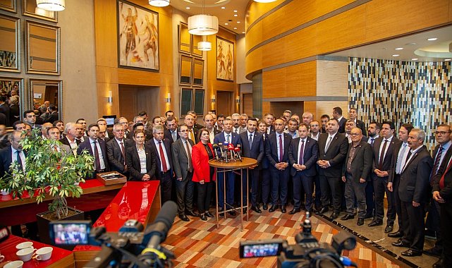 CHP Genel Başkanı Özel: "Kemal Kılıçdaroğlu'nun deneyimlerinden, birikimlerinden yararlanmayı tüm süreçte sürdüreceğiz"