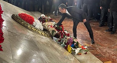 CHP Genel Başkanı Özgür Özel, Anıtkabir'i ziyaret etti