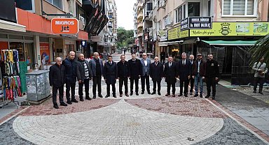 Çimentepe Caddesi esnaflarından Başkan Çelik'e hizmet teşekkürü