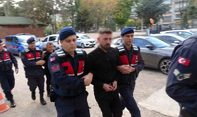 Cinayet zanlısı ve babası hakim karşısında