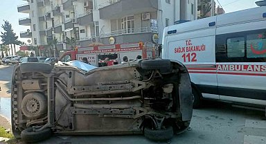 Cip ile çarpışan hafif ticari araç devrildi: 1 yaralı