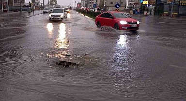 Çorlu'da şiddetli sağanak felç etti