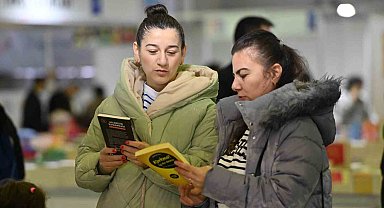 Çorum'da açılan kitap fuarına yoğun ilgi