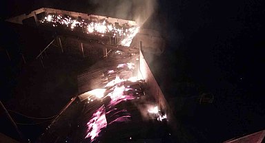 Çorum'da yangın: 3 traktör, 1 kamyonet ve binlerce saman balyası yandı