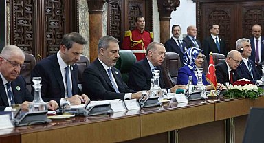 Cumhurbaşkanı Erdoğan, Cezayirli mevkidaşı Tebbun ile heyetlerarası görüşmeye katıldı