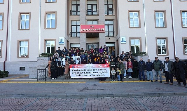 Cumhuriyetin 100'üncü yılında 100 kadın tarım işçisinden şehitlik ziyareti