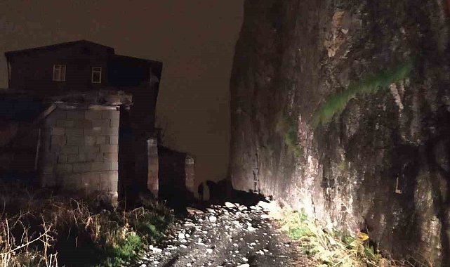 Dağöl'de düşen kayalar korkuya neden oldu