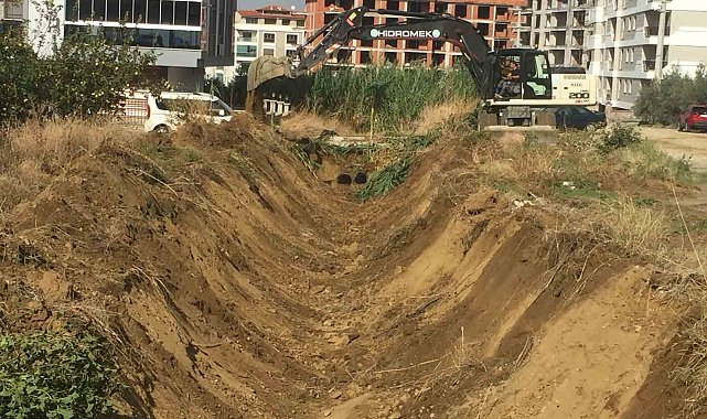 Dere yataklarına atılan çöpler temizlendi