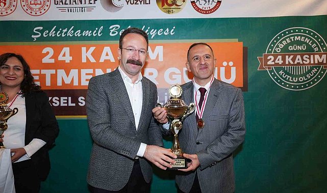 Dereceye giren öğretmenler ödüllendirildi