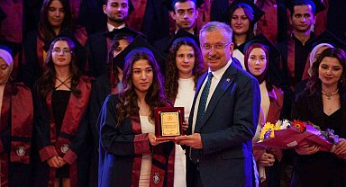 Diş Hekimliği Fakültesinden gururlandıran başarı