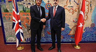 Dışişleri Bakanı Fidan, İngiliz mevkidaşı Cameron ile görüştü