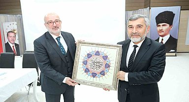 Diyanet Akademisi Başkanı Kaan, Filistin gündemiyle ilgili konferans verdi