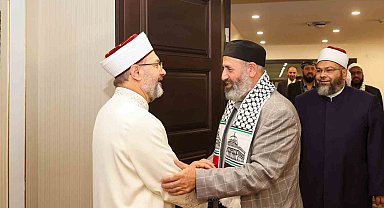 Diyanet İşleri Başkanı Erbaş, Filistinli Alimler Birliği Başkanı Tekruri ve heyetini kabul etti