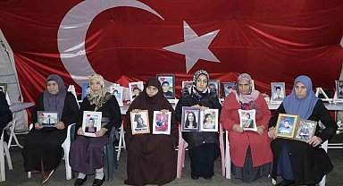 Diyarbakır anneleri 'Dünya Çocuk Hakları Günü'nde evlatlarına seslendi