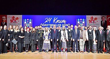 Diyarbakır'da 24 Kasım Öğretmenler Günü kutlandı