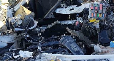 Diyarbakır'da lastiği patlayan hafif ticari takla attı: 2 yaralı