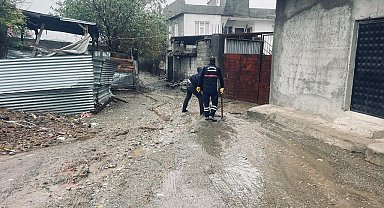 Diyarbakır'da yağış sonrası sokaklarda temizlik yapıldı