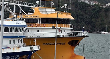 Doğal gaz arama çalışmalarında görevli balıkçı tekneleri Amasra Limanı'na sığındı
