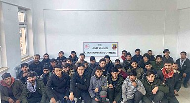 Doğubayazıt'ta 36 düzensiz göçmen yakalandı, 1 kişi gözaltına alındı