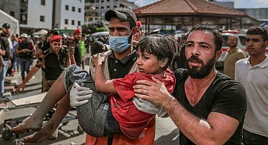 Doktorlar Gazze'deki hastane saldırılarını kınadı