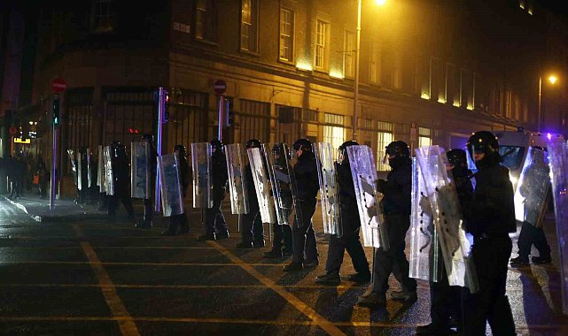 Dublin'de olaylı gecenin bilançosu netleşti: 34 gözaltı