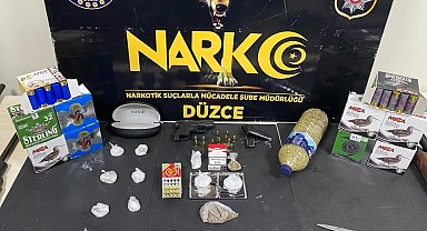 Düzce'de depoya yapılan baskında uyuşturucu ve silah ele geçirildi