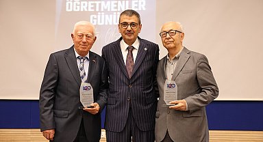 Eğitim fakültesi hâtıralara, şiirlerle, şarkılarla Öğretmenler Günü'nü kutladı
