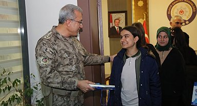 Elazığ Emniyet Müdürü Karayel, öğrencileri ağırladı