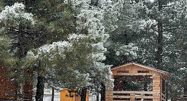 Elazığ'a mevsimin ilk karı düştü