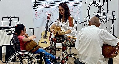 Elazığ'da özel gereksinimli çocuklara müzik ve drama eğitimi