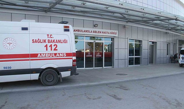 Elektrik akımına kapılan kişi çatından düştü