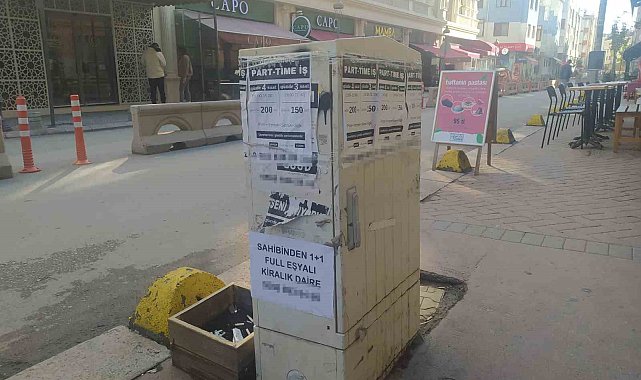 Elektrik panosu değil sanki ilan panosu