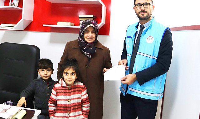 Emekli maaşıyla biriktirdiği altınları Filistin için bağışladı