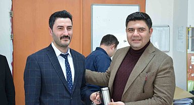 Emet Kaymakamı Seyman ve Belediye Başkanı Doğan'dan öğretmenlere hediye