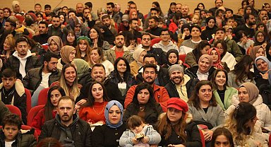 Erciş'te 'tek perdelik komedi' oyunu sahnelendi