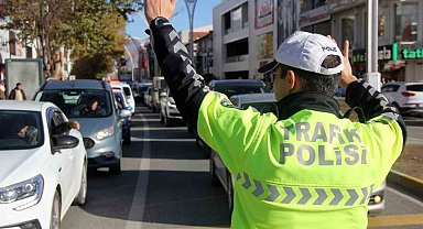 Erzincan'da 810 sürücüye ve 2 bin 683 araç tescil plakasına trafik idari para cezası uygulandı