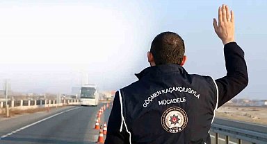 Erzincan'da Afganistan uyruklu 13 düzensiz göçmen yakalandı