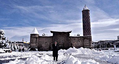 Erzurum'a karla gelen görsel şölen