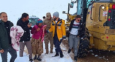 Erzurum'da ilçelerde eğitime kar engeli