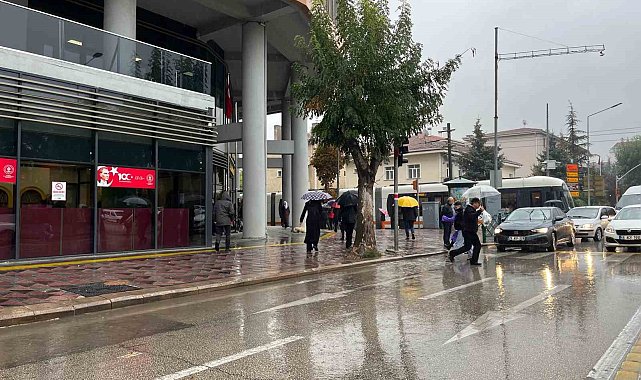 Eskişehir'de sağanak yağış etkili oluyor