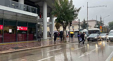 Eskişehir'de sağanak yağış etkili oluyor