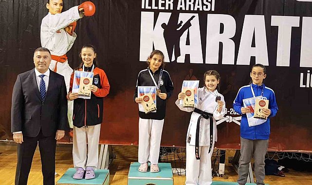 Eskişehirli kareteciler madalyaları topladı