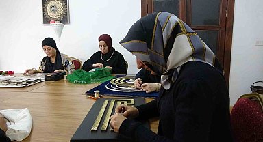 Ev ortamında meslek öğrenirken para da kazanıyorlar