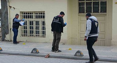 Evinin tadilatını yapan işçilere kurşun yağdırdı
