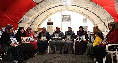 Evlat nöbetindeki anne: "İsrail'in Gazze'ye yaptığı zulmü 40 yıldır HDP ve PKK bize yapıyor"