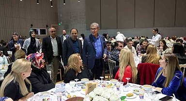 Eyüpsultan Belediye Başkan Deniz Köken'den öğretmenlere sürpriz kutlama